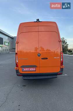 Грузовой фургон Mercedes-Benz Sprinter 2021 в 