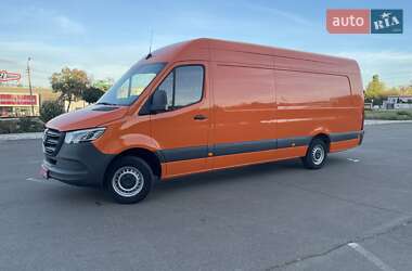Грузовой фургон Mercedes-Benz Sprinter 2021 в 
