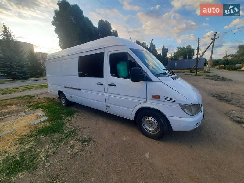 Грузопассажирский фургон Mercedes-Benz Sprinter 2005 в 