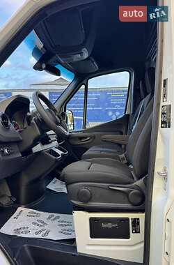 Грузовой фургон Mercedes-Benz Sprinter 2024 в 