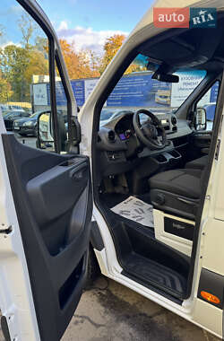 Грузовой фургон Mercedes-Benz Sprinter 2024 в 