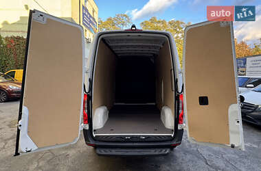 Грузовой фургон Mercedes-Benz Sprinter 2024 в 