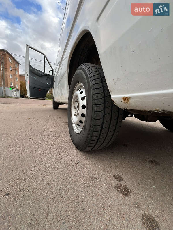 Грузовой фургон Mercedes-Benz Sprinter 2001 в Коростене
