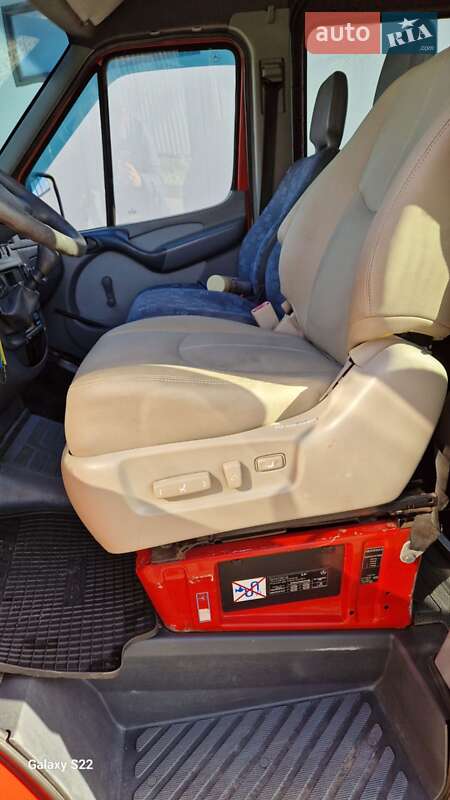 Вантажопасажирський фургон Mercedes-Benz Sprinter 2005 в Івано-Франківську