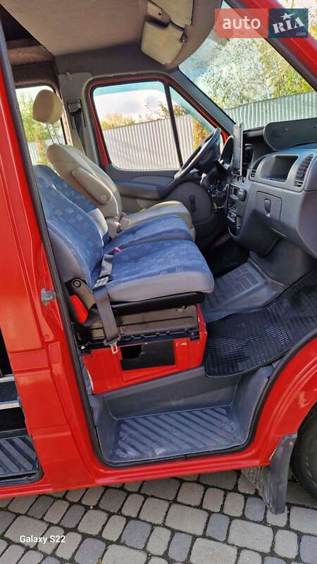 Вантажопасажирський фургон Mercedes-Benz Sprinter 2005 в Івано-Франківську