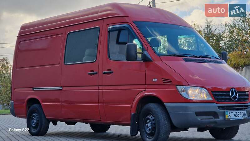 Вантажопасажирський фургон Mercedes-Benz Sprinter 2005 в Івано-Франківську