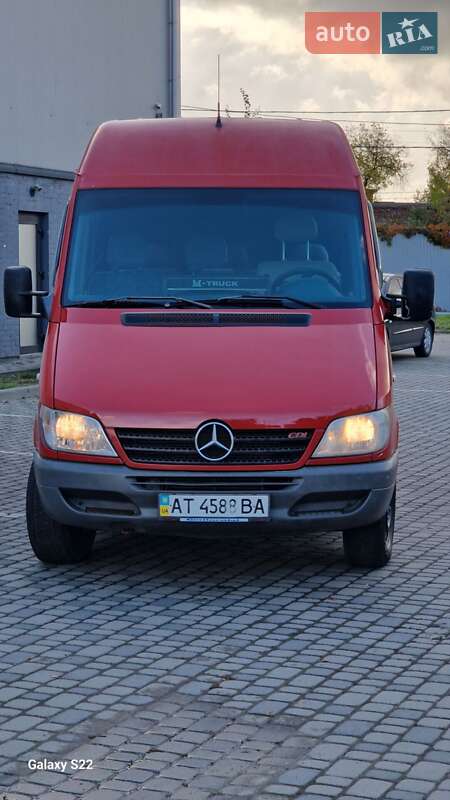 Вантажопасажирський фургон Mercedes-Benz Sprinter 2005 в Івано-Франківську