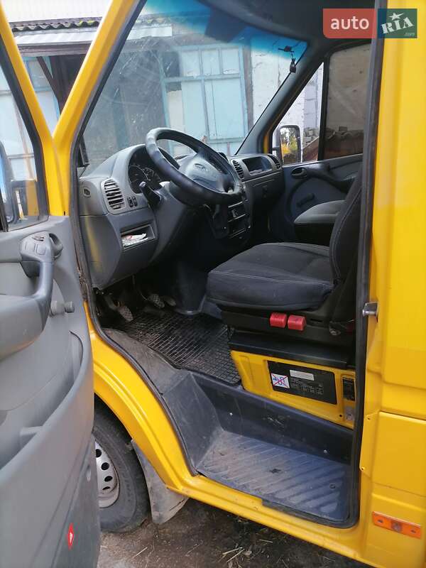 Грузовой фургон Mercedes-Benz Sprinter 2001 в Жашкове