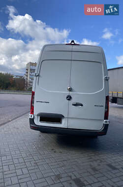 Грузовой фургон Mercedes-Benz Sprinter 2021 в 