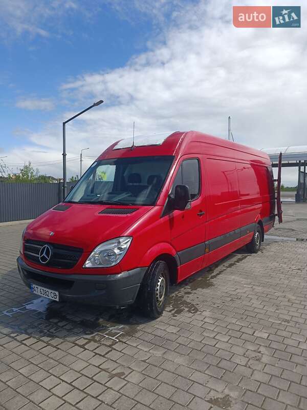 Грузовой фургон Mercedes-Benz Sprinter 2013 в Ивано-Франковске