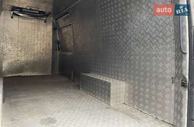 Вантажний фургон Mercedes-Benz Sprinter 2008 в  фото 15 Вантажний фургон Mercedes-Benz Sprinter 2008 в