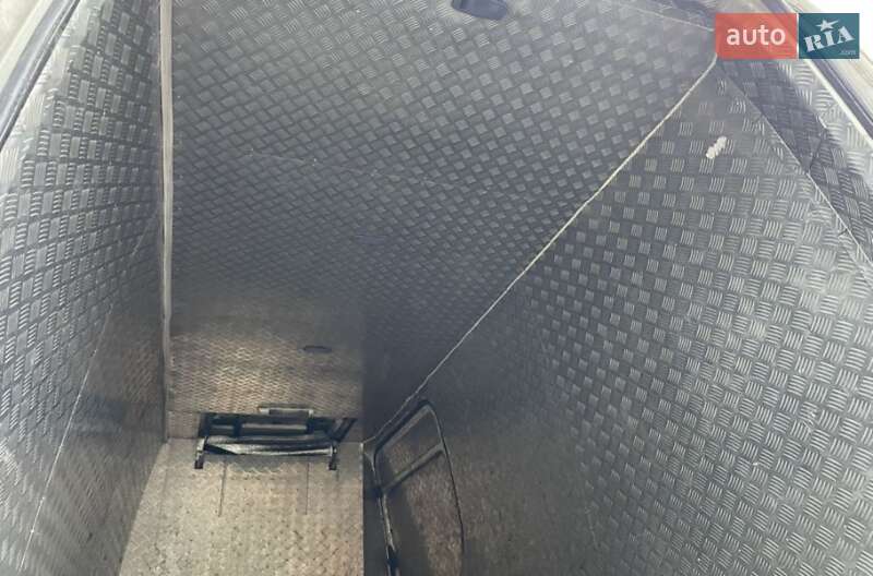 Вантажний фургон Mercedes-Benz Sprinter 2008 в Чернівцях фото 18 Вантажний фургон Mercedes-Benz Sprinter 2008 в Чернівцях