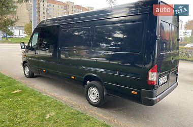 Грузовой фургон Mercedes-Benz Sprinter 2005 в 