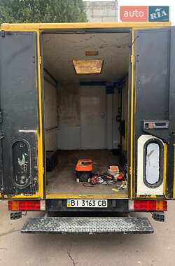 Грузовой фургон Mercedes-Benz Sprinter 2003 в  фото 5 Грузовой фургон Mercedes-Benz Sprinter 2003 в
