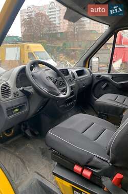 Грузовой фургон Mercedes-Benz Sprinter 2003 в  фото 9 Грузовой фургон Mercedes-Benz Sprinter 2003 в