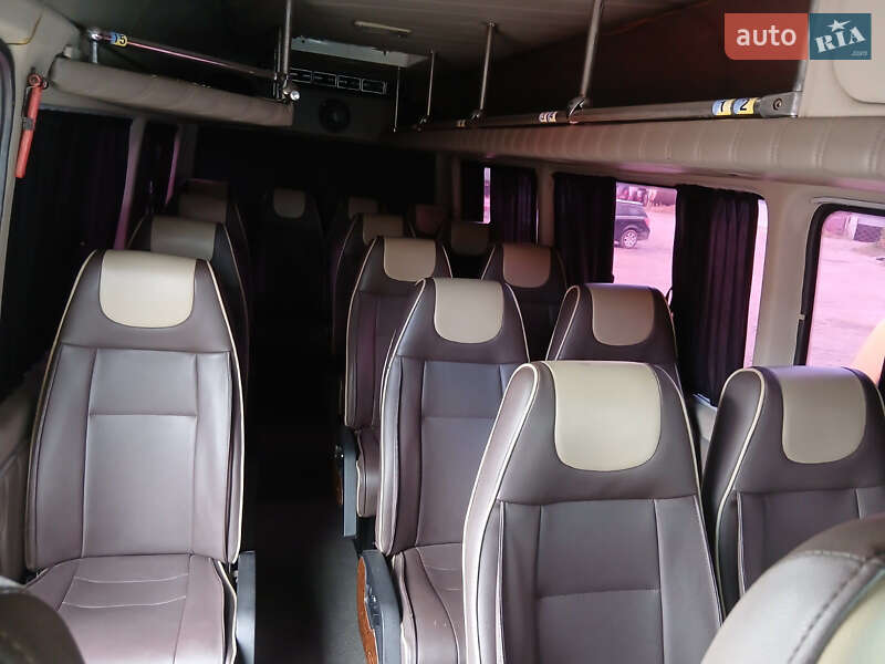 Микроавтобус Mercedes-Benz Sprinter 2004 в Черновцах