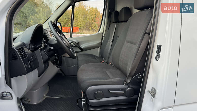 Грузовой фургон Mercedes-Benz Sprinter 2014 в Ровно