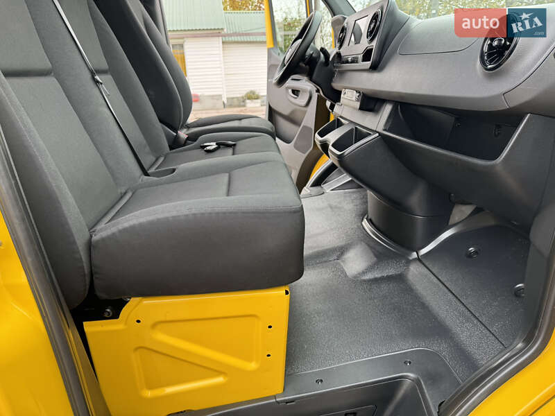 Вантажний фургон Mercedes-Benz Sprinter 2020 в Рівному фото 35 Вантажний фургон Mercedes-Benz Sprinter 2020 в Рівному