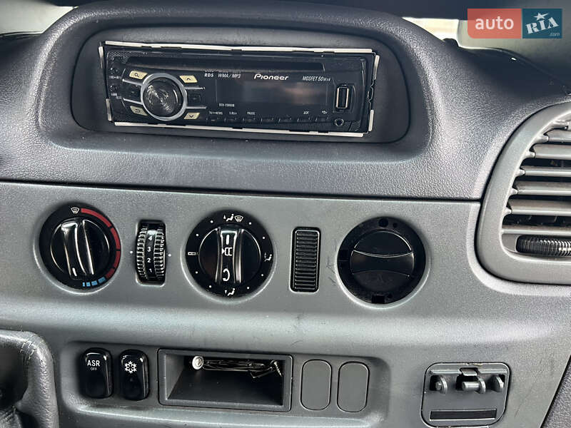 Вантажний фургон Mercedes-Benz Sprinter 2003 в Стрию