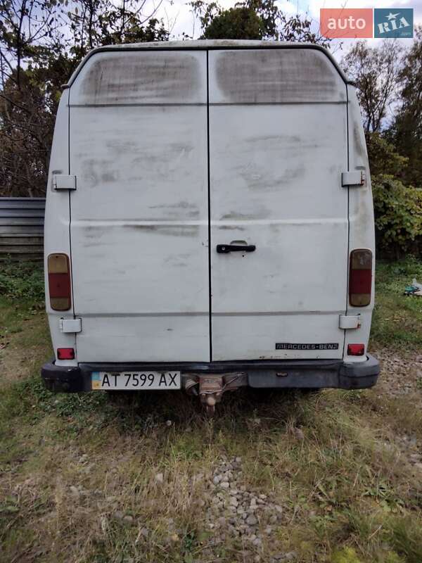 Вантажний фургон Mercedes-Benz Sprinter 1994 в Калуші