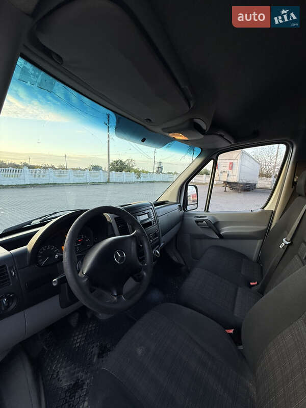 Вантажний фургон Mercedes-Benz Sprinter 2014 в Чернівцях фото 9 Вантажний фургон Mercedes-Benz Sprinter 2014 в Чернівцях