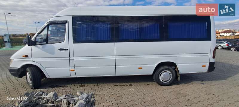 Приміський автобус Mercedes-Benz Sprinter 2005 в Чернівцях