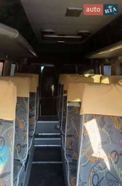 Микроавтобус Mercedes-Benz Sprinter 2002 в  фото 4 Микроавтобус Mercedes-Benz Sprinter 2002 в