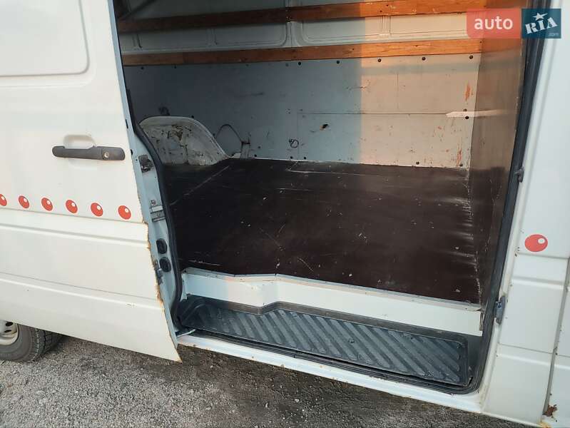 Вантажний фургон Mercedes-Benz Sprinter 2006 в Кропивницькому