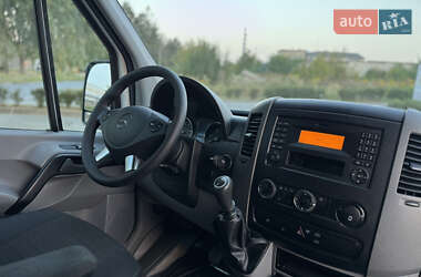 Вантажний фургон Mercedes-Benz Sprinter 2014 в  фото 4 Вантажний фургон Mercedes-Benz Sprinter 2014 в