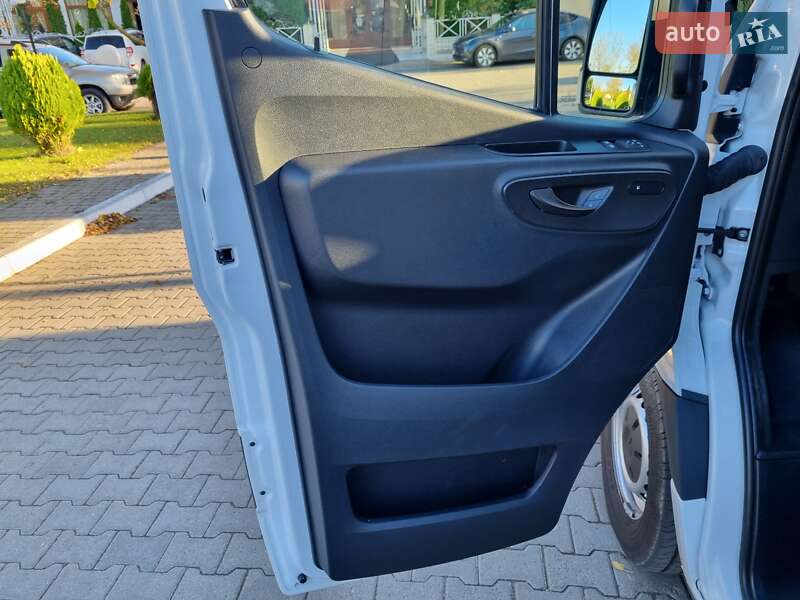 Вантажний фургон Mercedes-Benz Sprinter 2022 в Чернівцях