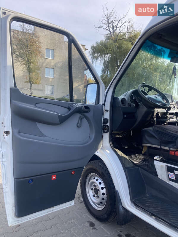 Грузопассажирский фургон Mercedes-Benz Sprinter 2001 в Черновцах фото 12 Грузопассажирский фургон Mercedes-Benz Sprinter 2001 в Черновцах