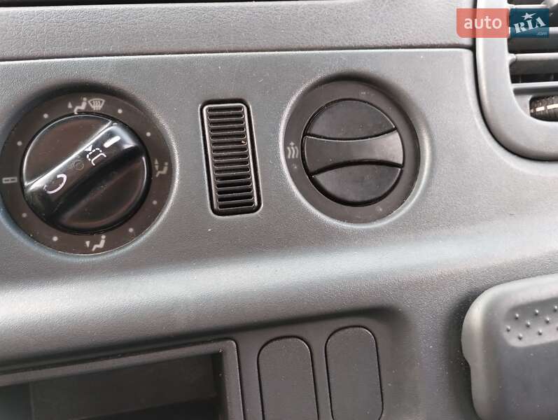 Вантажний фургон Mercedes-Benz Sprinter 2004 в Костопілі фото 28 Вантажний фургон Mercedes-Benz Sprinter 2004 в Костопілі