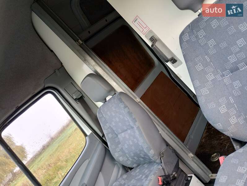 Вантажний фургон Mercedes-Benz Sprinter 2004 в Костопілі фото 30 Вантажний фургон Mercedes-Benz Sprinter 2004 в Костопілі