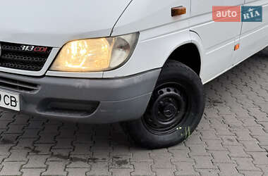 Вантажний фургон Mercedes-Benz Sprinter 2004 в  фото 3 Вантажний фургон Mercedes-Benz Sprinter 2004 в
