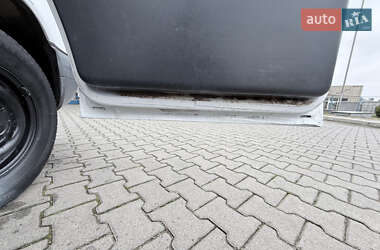 Вантажний фургон Mercedes-Benz Sprinter 2004 в  фото 30 Вантажний фургон Mercedes-Benz Sprinter 2004 в