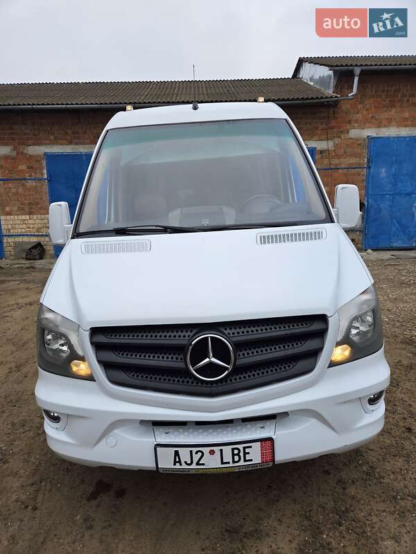 Туристичний / Міжміський автобус Mercedes-Benz Sprinter 2015 в Чернівцях