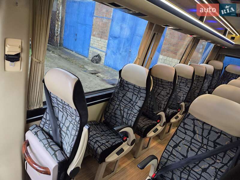 Туристичний / Міжміський автобус Mercedes-Benz Sprinter 2015 в Чернівцях