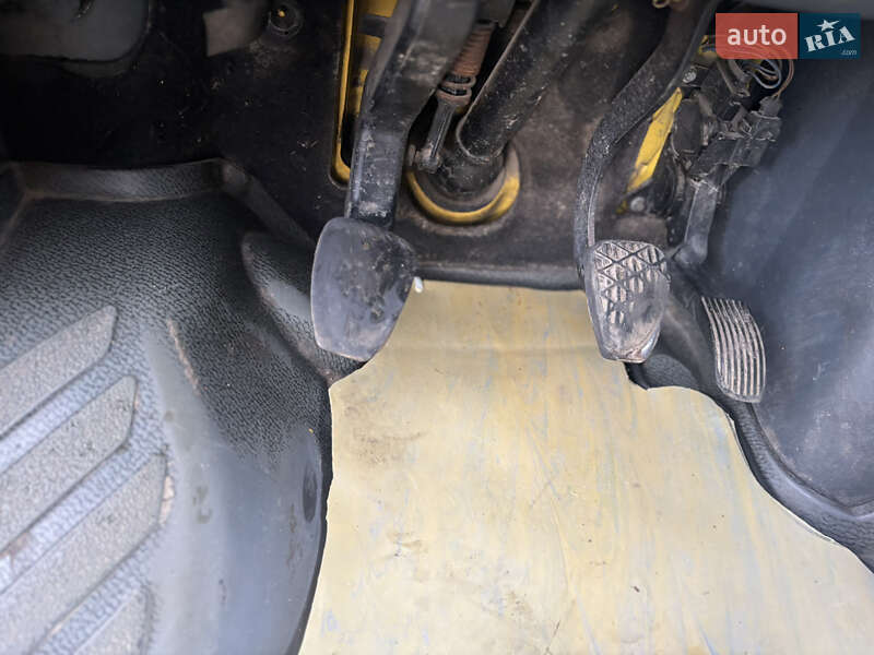 Вантажний фургон Mercedes-Benz Sprinter 2003 в Брошневі-Облозі фото 14 Вантажний фургон Mercedes-Benz Sprinter 2003 в Брошневі-Облозі