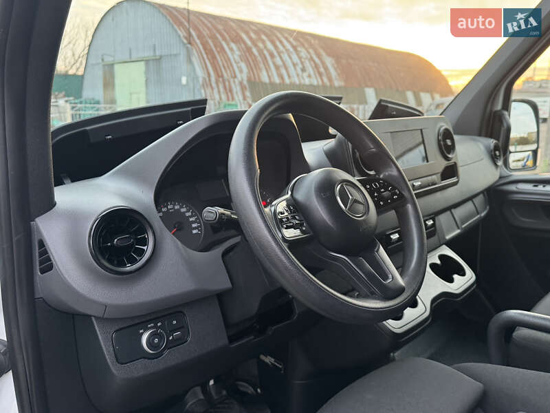 Вантажний фургон Mercedes-Benz Sprinter 2019 в Рівному