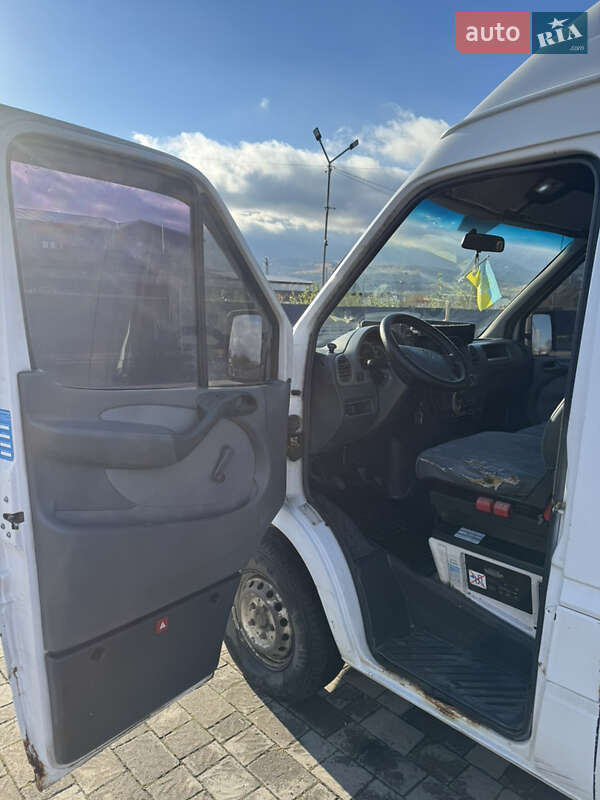 Грузовой фургон Mercedes-Benz Sprinter 2004 в Тячеве фото 6 Грузовой фургон Mercedes-Benz Sprinter 2004 в Тячеве