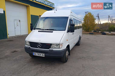 Приміський автобус Mercedes-Benz Sprinter 2000 в Жашківу