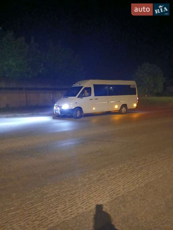Микроавтобус Mercedes-Benz Sprinter 2000 в Ужгороде фото 10 Микроавтобус Mercedes-Benz Sprinter 2000 в Ужгороде