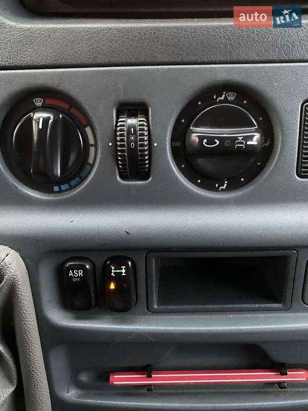 Грузопассажирский фургон Mercedes-Benz Sprinter 2004 в Могилев-Подольске