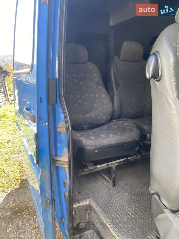 Грузопассажирский фургон Mercedes-Benz Sprinter 2004 в Могилев-Подольске