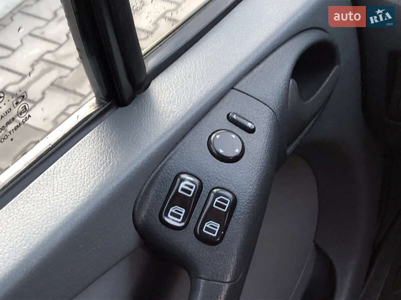 Мікроавтобус Mercedes-Benz Sprinter 2005 в Луцьку фото 36 Мікроавтобус Mercedes-Benz Sprinter 2005 в Луцьку