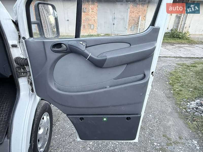 Грузопассажирский фургон Mercedes-Benz Sprinter 2001 в Хмельницком фото 28 Грузопассажирский фургон Mercedes-Benz Sprinter 2001 в Хмельницком