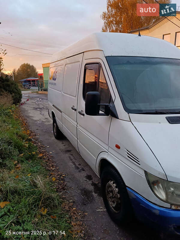 Вантажний фургон Mercedes-Benz Sprinter 2003 в Рівному фото 3 Вантажний фургон Mercedes-Benz Sprinter 2003 в Рівному