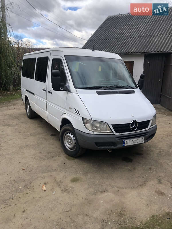 Мікроавтобус Mercedes-Benz Sprinter 2004 в Надвірній фото Мікроавтобус Mercedes-Benz Sprinter 2004 в Надвірній