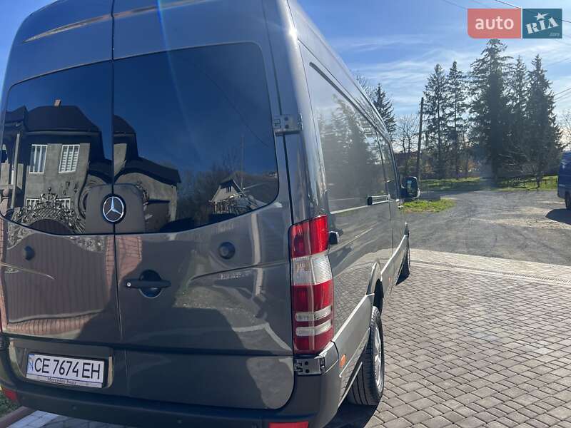 Вантажний фургон Mercedes-Benz Sprinter 2012 в Чернівцях