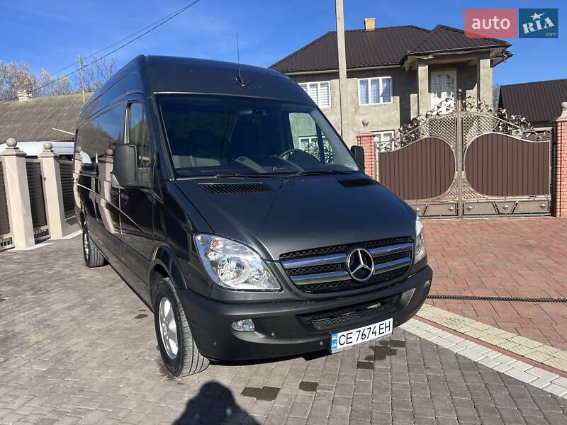 Вантажний фургон Mercedes-Benz Sprinter 2012 в Чернівцях